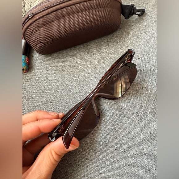 Maui Jim Middles Sunglasses MJ 430 26 63/16 116
Matte Rootbeer Scratched Lenses - Picture 3 of 8